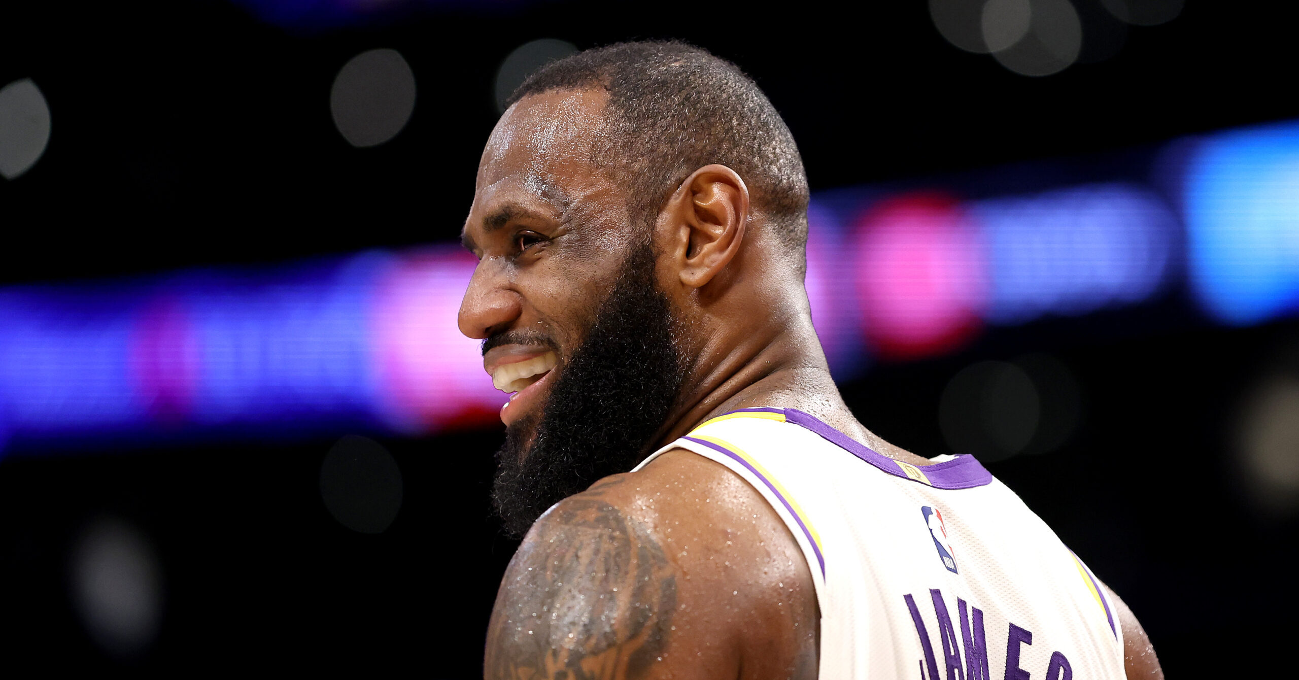 Jems Ringer Pricing Review After Wild-Card Weekend, and the LeBron James Rookie ...