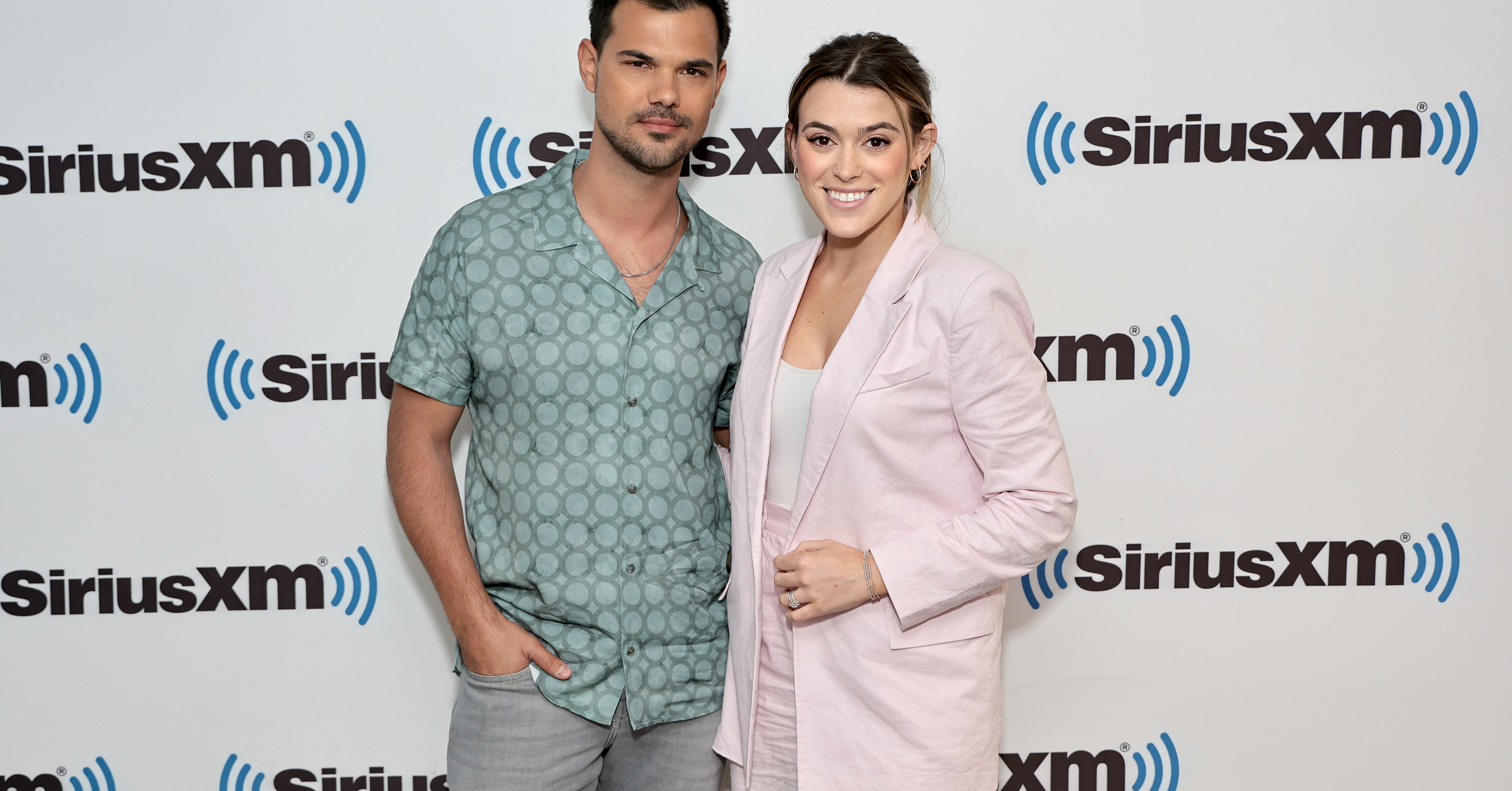 Keith Ringer Keith Urban’s TikTok, Taylor Lautner and Taylor Lautner’s New Podcast ...