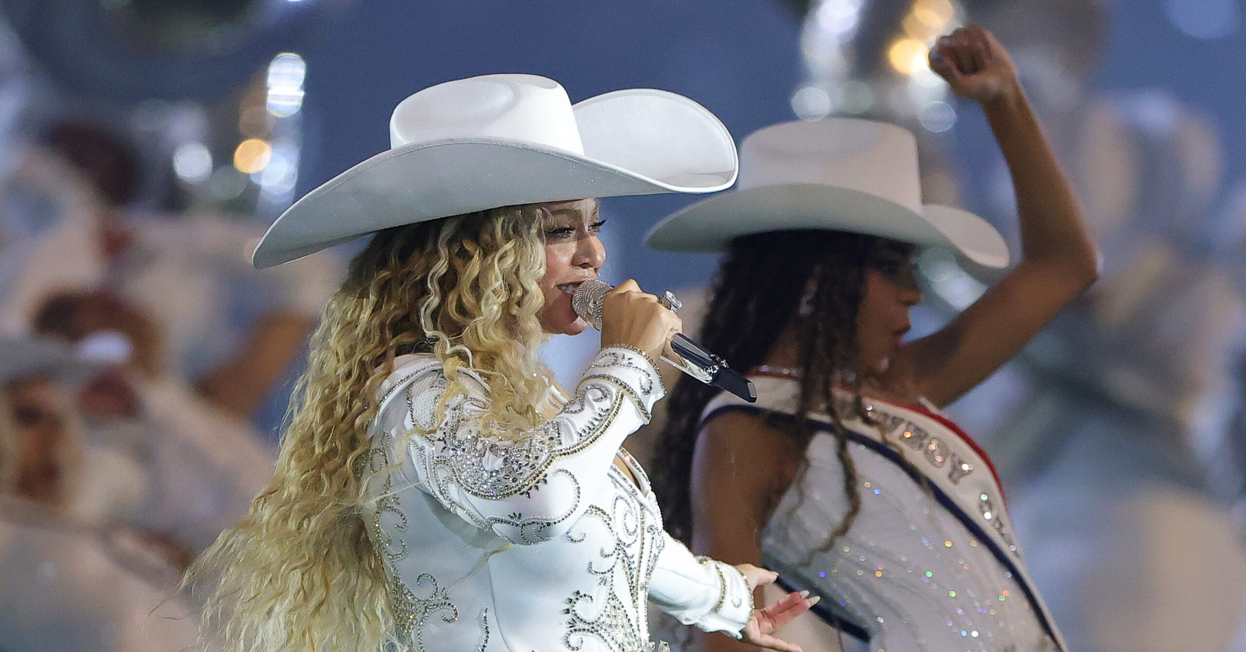 Beyoncé Tour Rumors, the Next Round of Drake Vs. Kendrick, and Upcoming ...